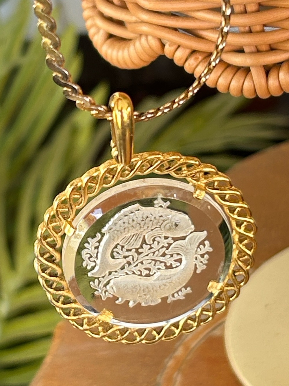 Vintage PISCES Zodiac Intaglio Pendant Necklace